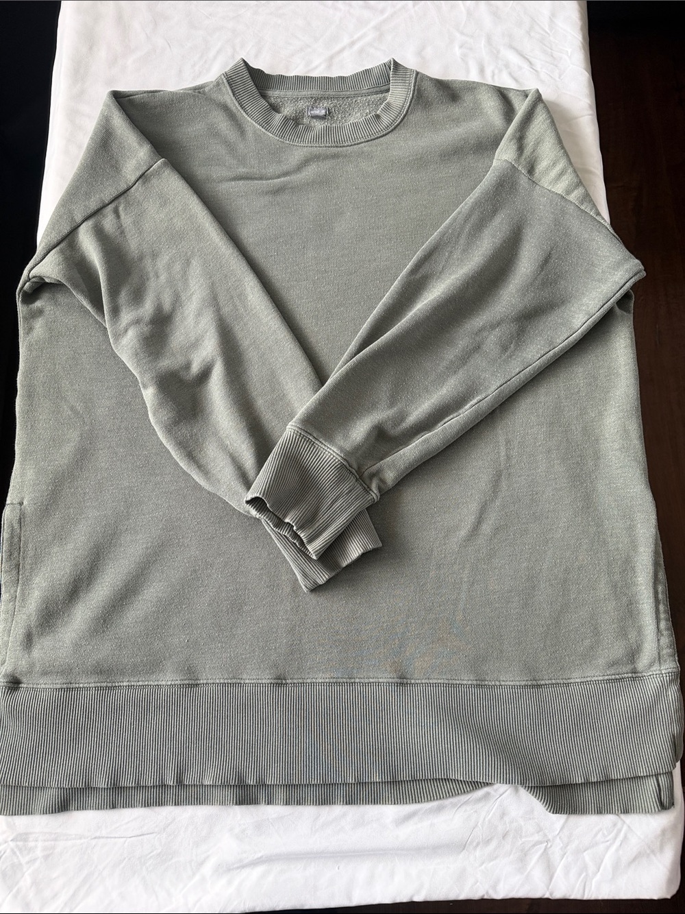 aerie Women’s Oversized Crewneck Sweater in Sage Green, Size Large